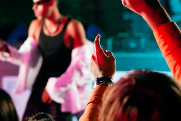 Acción de baile en un club disco —  Fotos de Stock