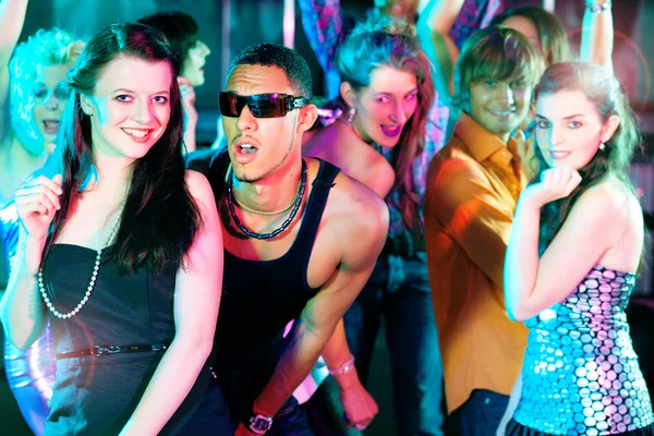Dans actie in een disco club — Stockfoto