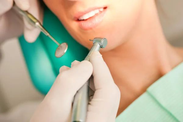 Pacientka s zubař v — Stock fotografie