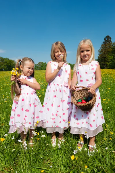 Děti na krásné slunné — Stock fotografie