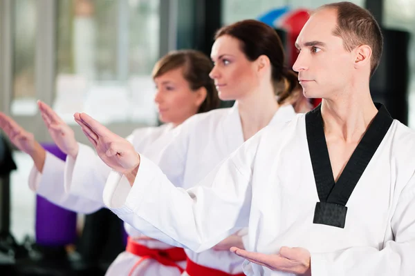 In een sportschool in martial arts — Stockfoto