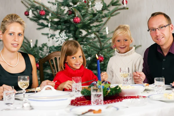가족 식사는 — 스톡 사진