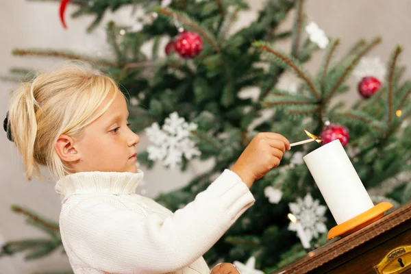 Barn belysning jul — Stockfoto