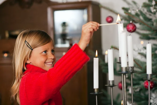 Barn belysning jul — Stockfoto