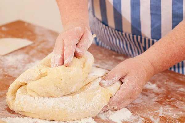 Baking biscuits, woman — Stock Photo, Image