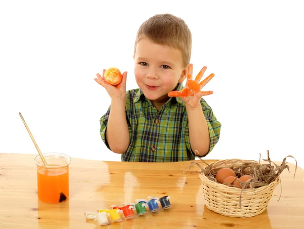 Klein Kind Schilderen Pasen Eieren Vuile Handen Tonen — Stockfoto
