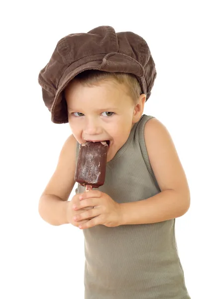 Malý Chlapec Čepici Zmrzlinou Izolované Bílém — Stock fotografie