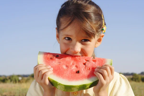 Smiling Little Girl Eating Watermelon Field — Stock Photo, Image