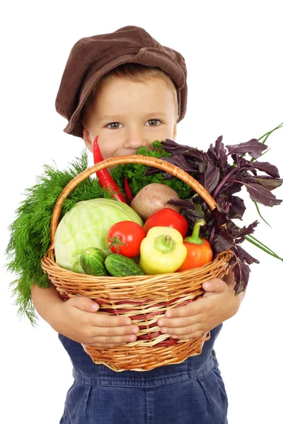 Liten Pojke Med Korg Med Grönsaker Isolerad Vit — Stockfoto