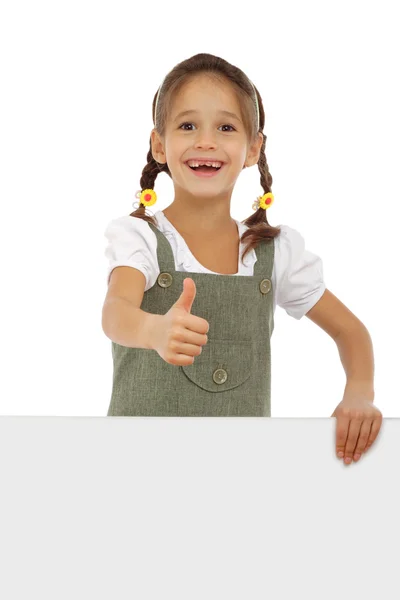 Kleines Mädchen Mit Leerem Banner Und Erhobenem Daumen Isoliert Auf — Stockfoto