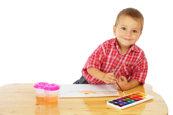 Leende Liten Pojke Med Akvareller Isolerad Vit — Stockfoto