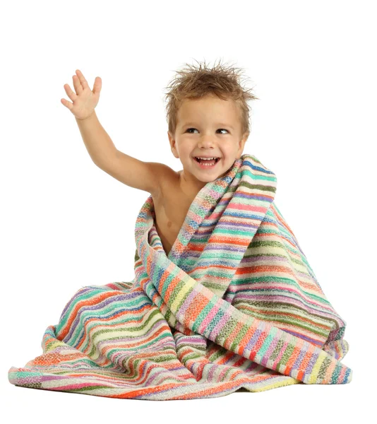 微笑的小男孩在毛巾 — 图库照片