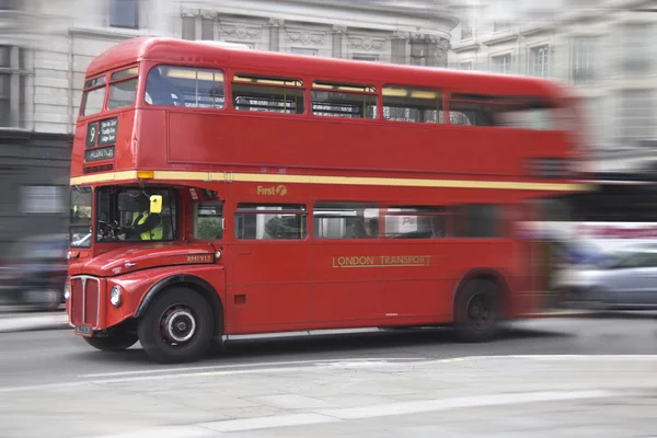 红色英文巴士 — 图库照片