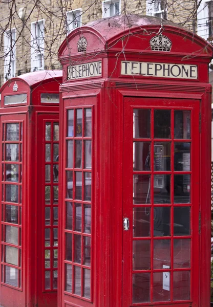 Κόκκινο Τηλεφωνικών Θαλάμων Στο Λονδίνο — Φωτογραφία Αρχείου
