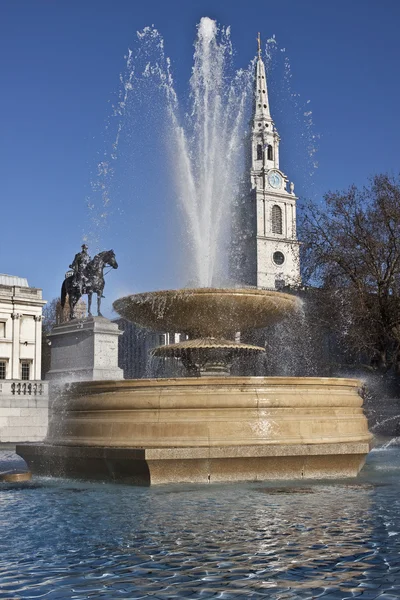 Fontána Trafalgar Square Londýně — Stock fotografie