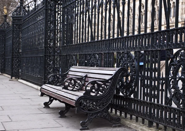 Bench near National Nistory Museum — Stock Photo, Image