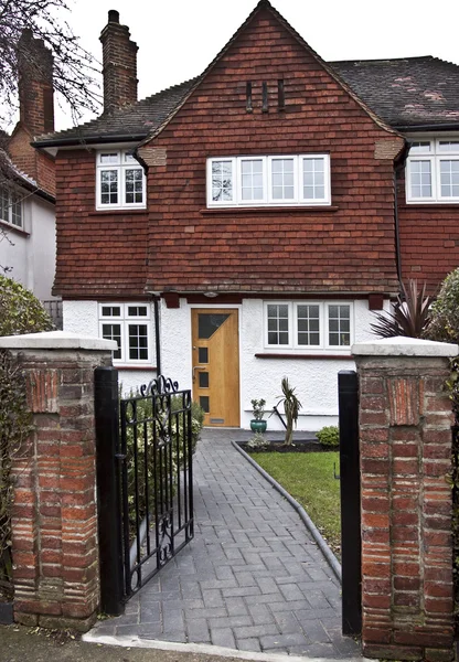 Engelsk stil hus i london — Stockfoto