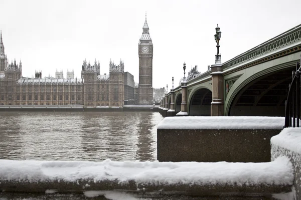 Вестминстерский дворец перед Рождеством в Лондоне — стоковое фото