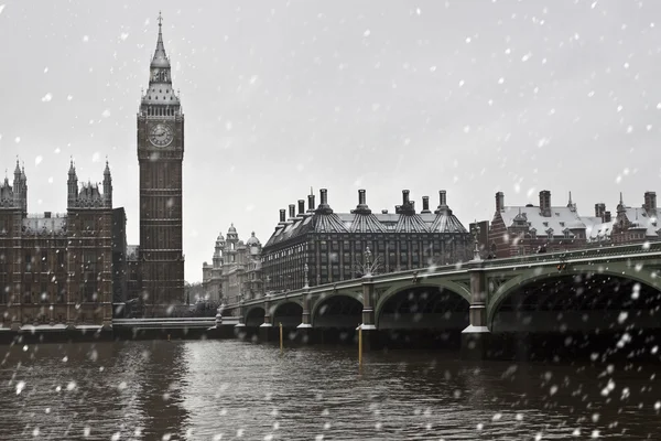 Pałac Westminster przed świętami Bożego Narodzenia w Londynie — Zdjęcie stockowe