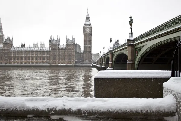 Westminsterský palác před Vánocemi v Londýně — Stock fotografie