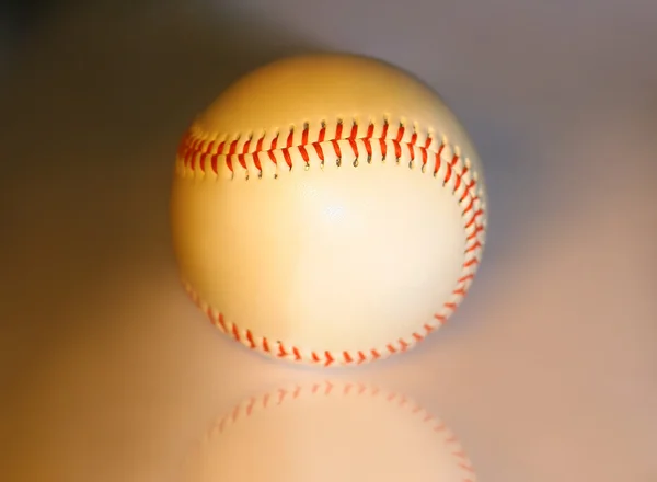Pelota de béisbol —  Fotos de Stock