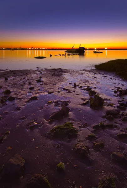 Coucher Soleil Violet Avec Une Épave Horizon — Photo