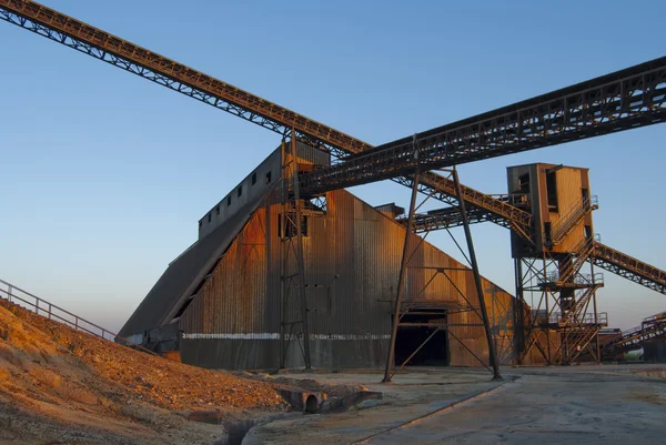 原鉱サイロ — ストック写真