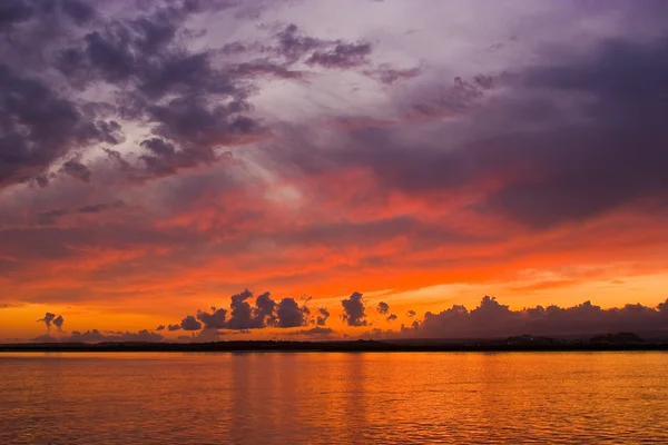 Pôr do sol no rio Guadiana — Fotografia de Stock