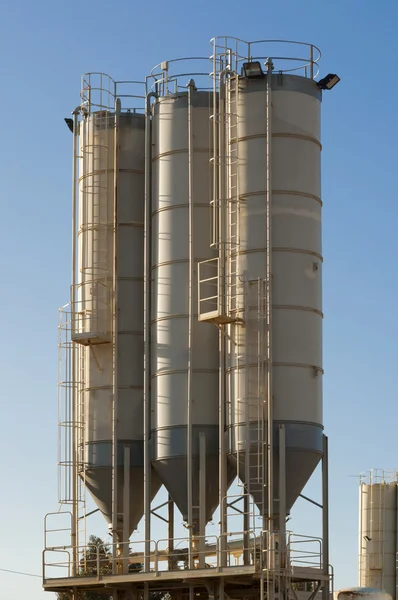 Drie silo 's — Stockfoto