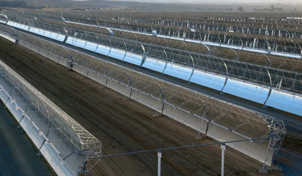 Vista Panorámica Espejos Solares Parabólicos Para Producir Energía Solar —  Fotos de Stock