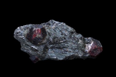 Lal grubu bronz çağından bu yana değerli taşlar ve aşındırıcı kullanılmış olan mineralleri grubu içerir. siyah arka planda izole.