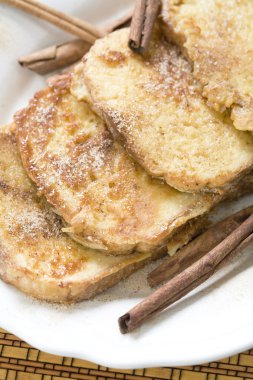 peynir ve tarçınlı tost