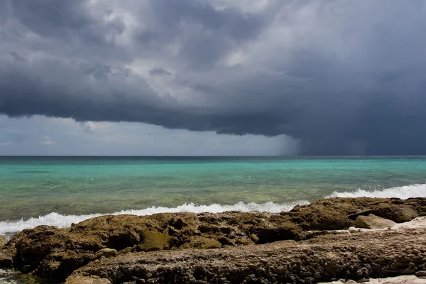 Τροπική καταιγίδα πάνω από την Καραϊβική Θάλασσα Royalty Free Εικόνες Αρχείου