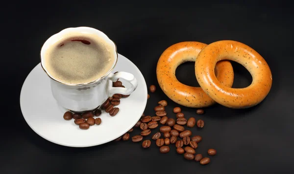 Кофе и сушка — стоковое фото