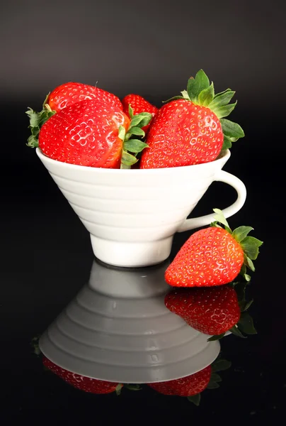 Strawberry in cup — Stock Photo, Image