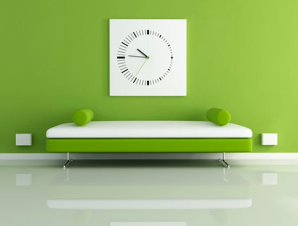 Sofá de veludo e relógio — Fotografia de Stock