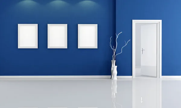 Chambre Vide Bleu Profond Avec Porte Ouverte Rendu — Photo
