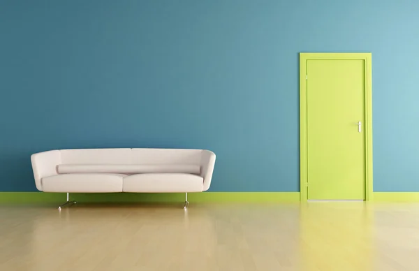 Blauwe interieur met groene deur — Stockfoto