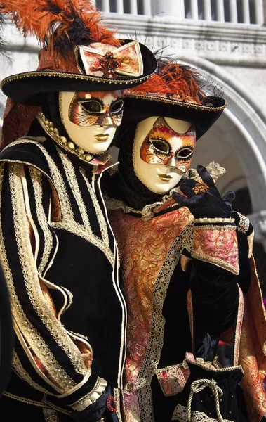 Casal fantasiado no Carnaval de Veneza 2011 Fotos De Bancos De Imagens Sem Royalties