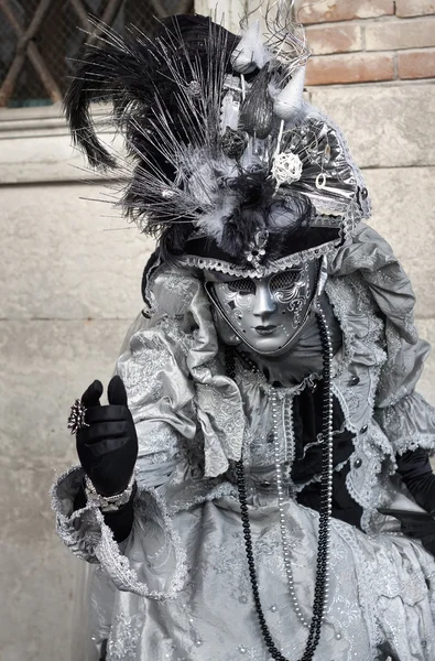 Kostümierte Frau beim venezianischen Karneval 2011 — Stockfoto