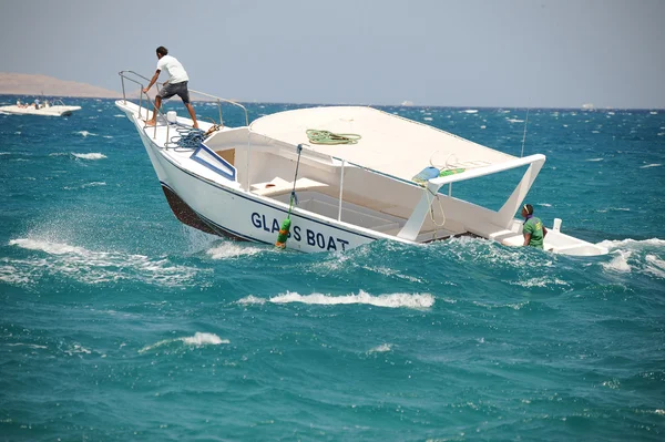 Лодка в море Лицензионные Стоковые Фото