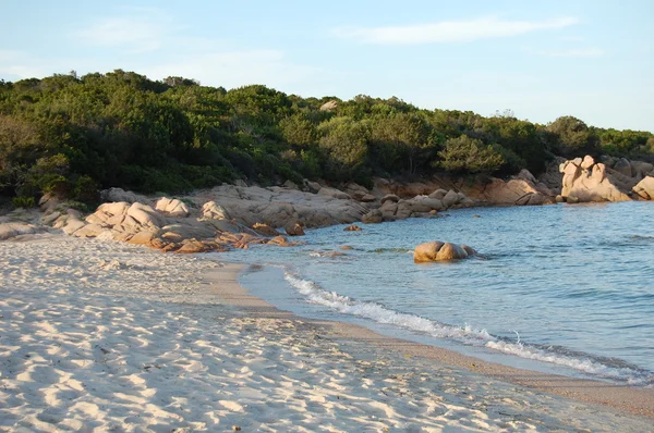 Pláž Liscia Ruja Sardinie — Stock fotografie