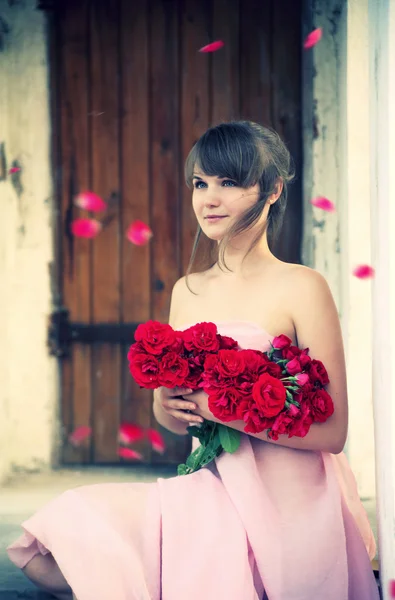Young Beautiful Girl Bouquet Roses — Stock Photo, Image