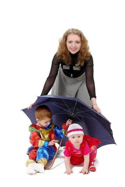 Mom with her kids — Stock Photo, Image