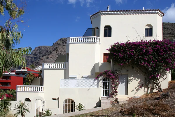 Tropical luxury home, Canary, Tenerife — Stock Photo, Image