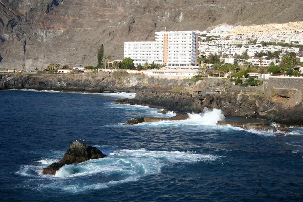 ロス ギガンテス (acantilados デ ロス ヒガンテス） テネリフェ島、スペインの崖 — ストック写真