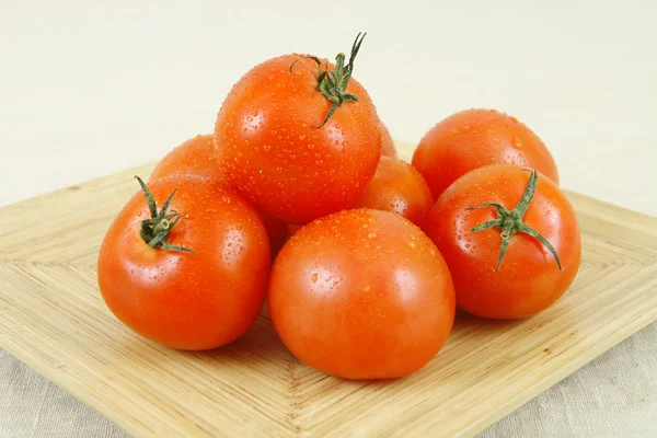 Tomater med droppar — Stockfoto