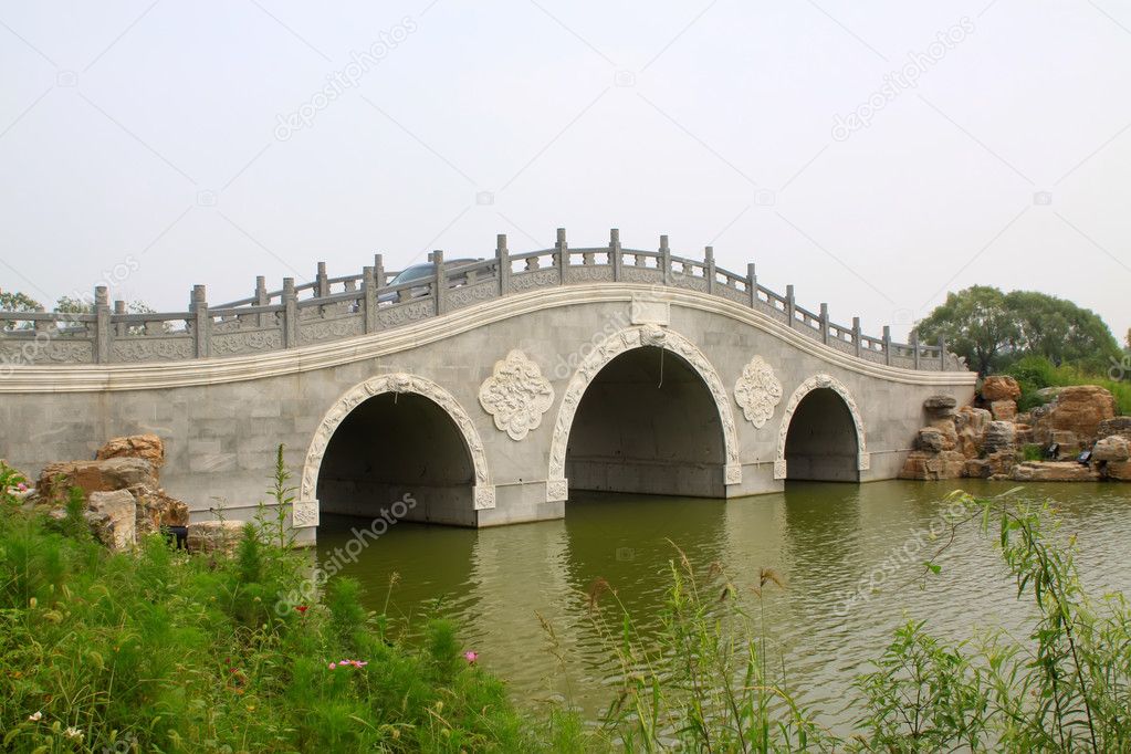 Three holes stone bridge