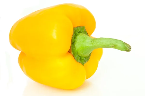 Close Low Level Angle Capturing Single Yellow Bell Pepper Isolated — Stock Photo, Image