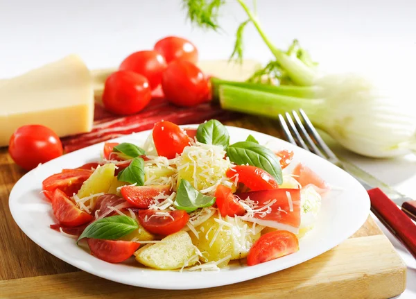 Salade Pommes Terre Dans Assiette Soupe Avec Une Fourchette Images De Stock Libres De Droits
